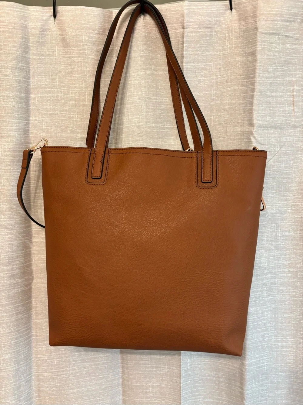 LC Lauren Conrad Presley Convertible Tote Bag in 210 Saddle - Picture 2 of 6